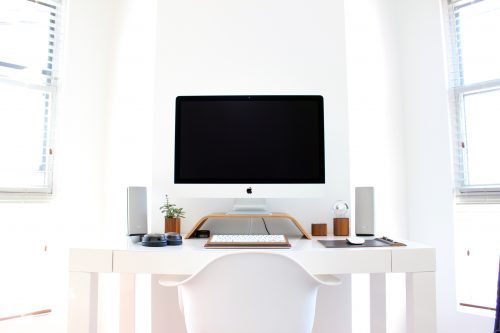 minimalist desk